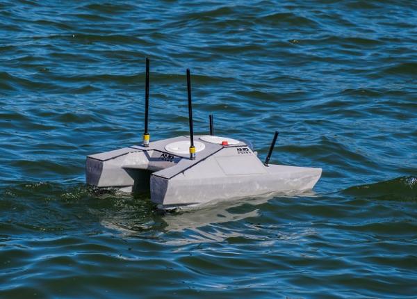 autonomous robot in the water