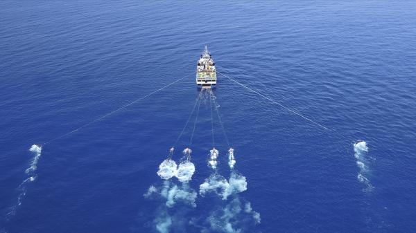 Seismic surveys 